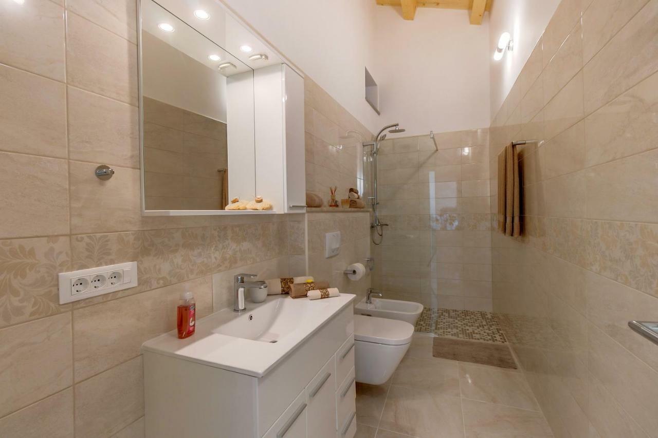 וולי לוסיניי Apartments Relax מראה חיצוני תמונה