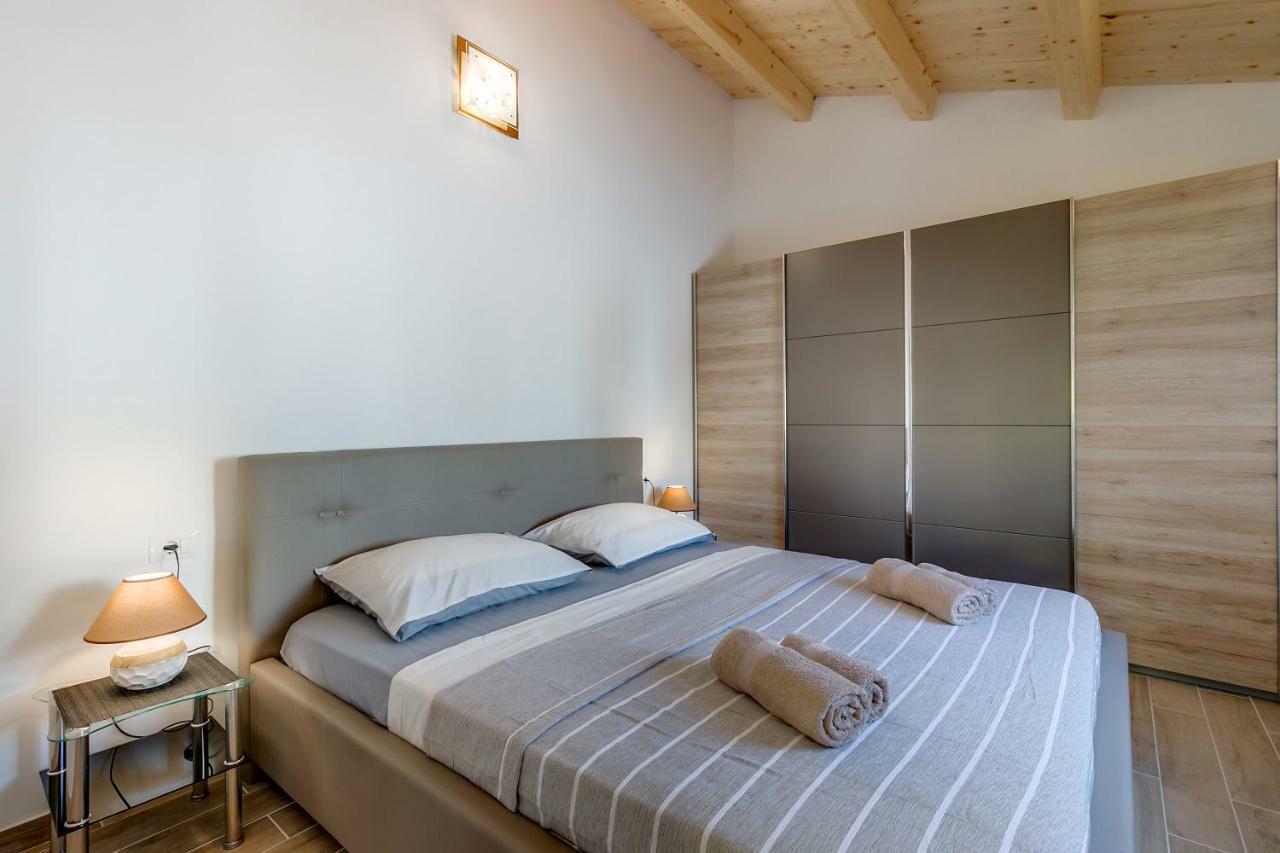 וולי לוסיניי Apartments Relax מראה חיצוני תמונה