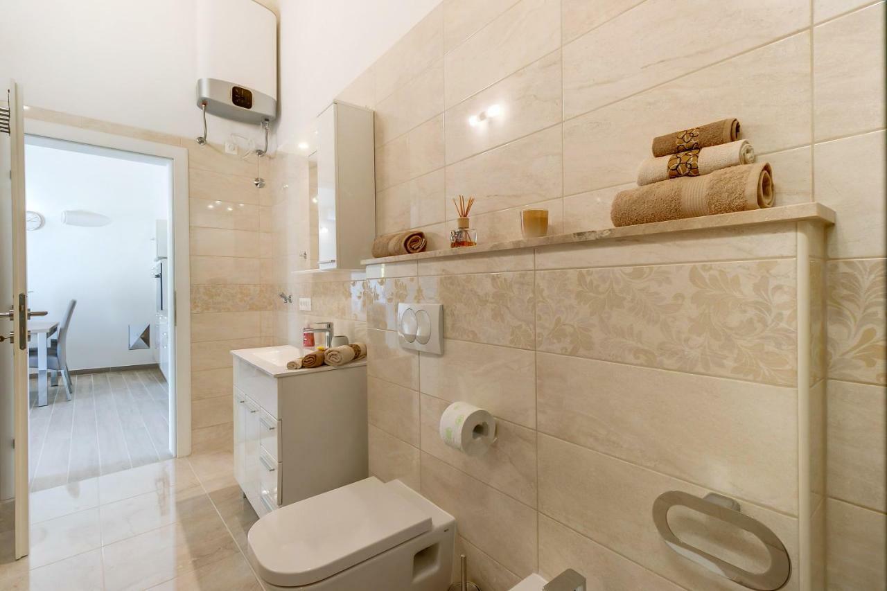 וולי לוסיניי Apartments Relax מראה חיצוני תמונה