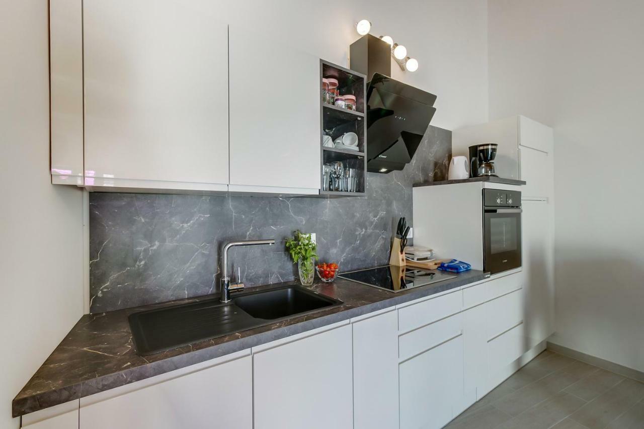 וולי לוסיניי Apartments Relax מראה חיצוני תמונה