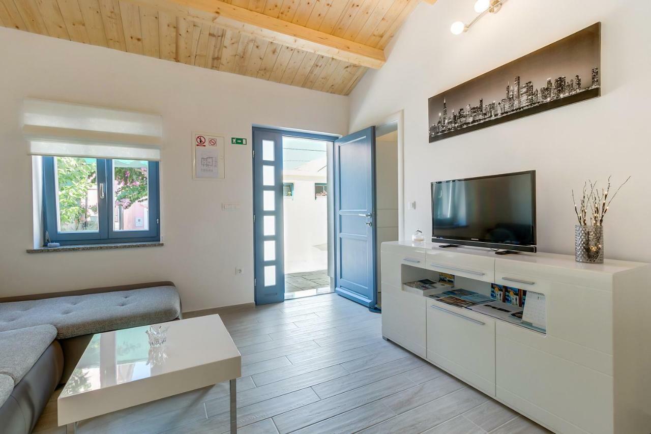 וולי לוסיניי Apartments Relax מראה חיצוני תמונה