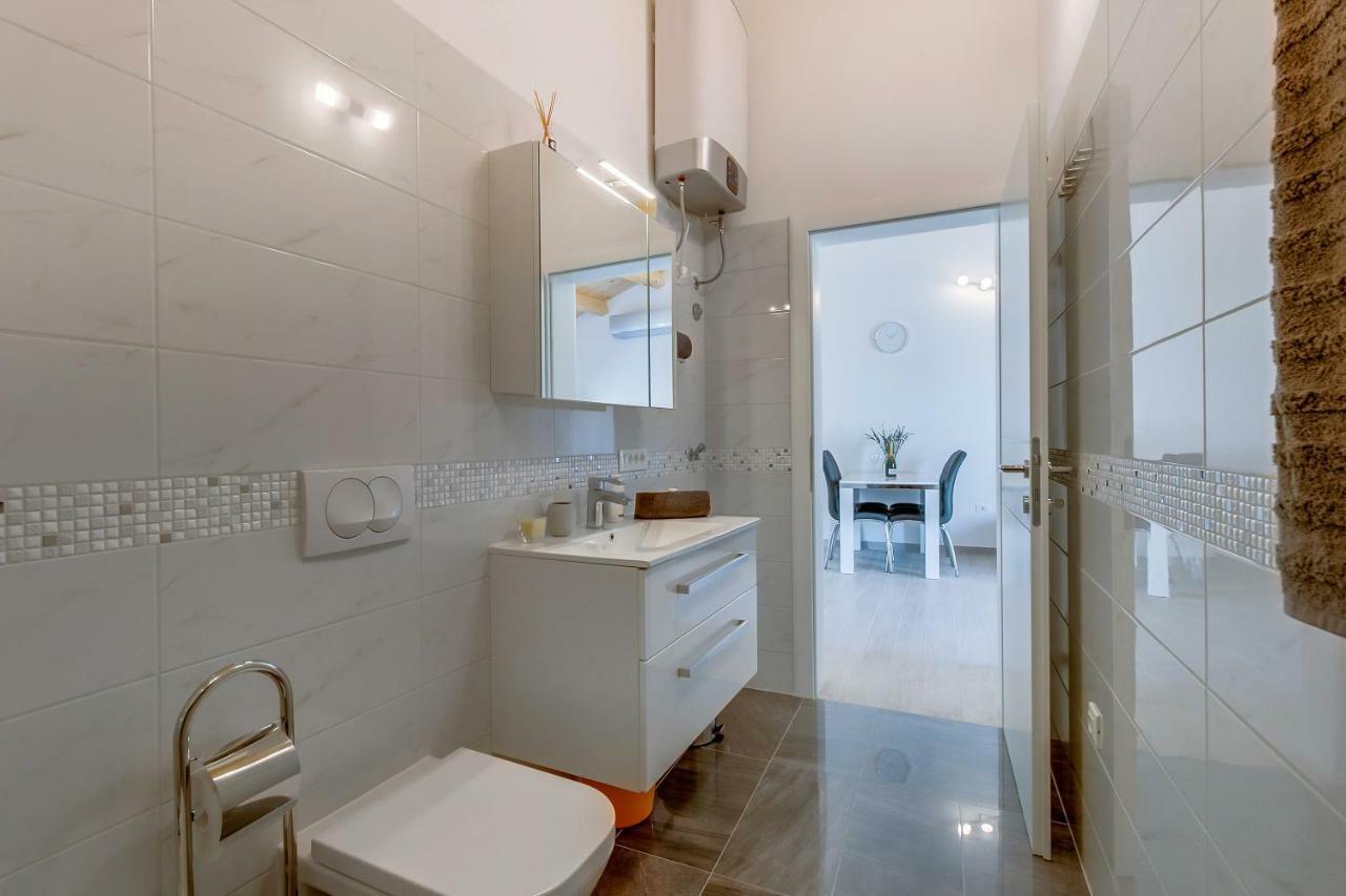 וולי לוסיניי Apartments Relax מראה חיצוני תמונה