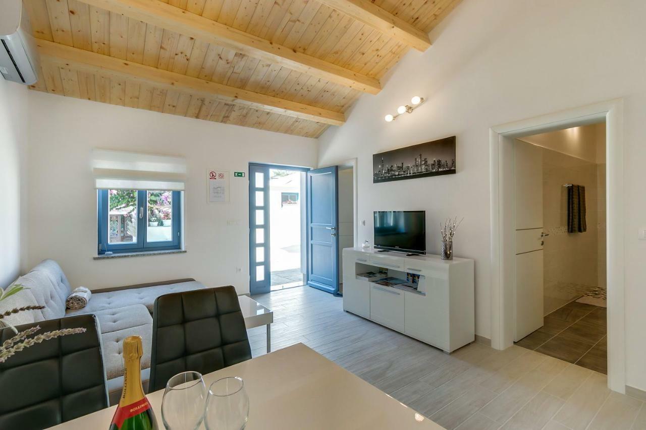 וולי לוסיניי Apartments Relax מראה חיצוני תמונה